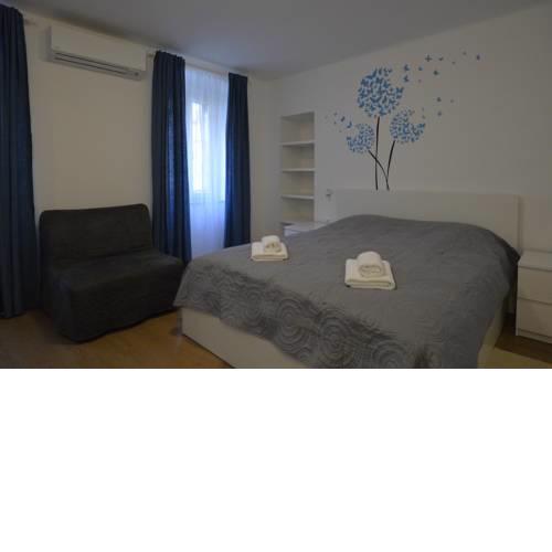 Apartments and Rooms Oliva