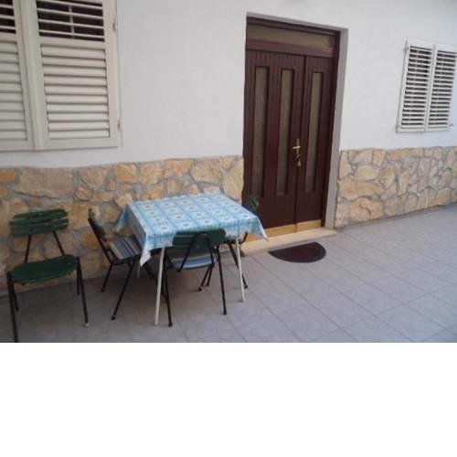 Apartments and rooms with parking space Makarska - 13979