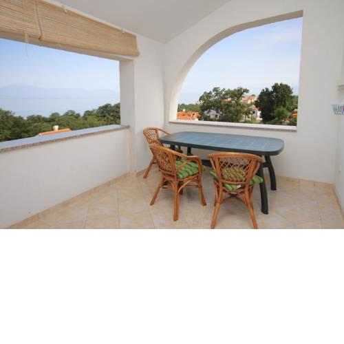 Apartments and rooms with parking space Njivice, Krk - 5458