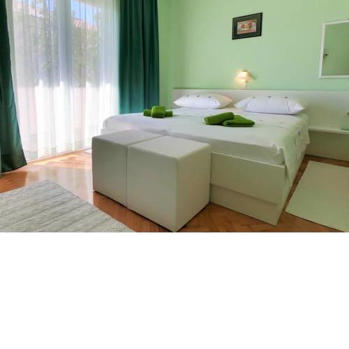 Apartments with a parking space Palit, Rab - 4971