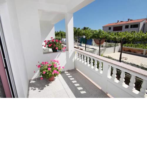 Apartments and rooms with parking space Palit, Rab - 5061