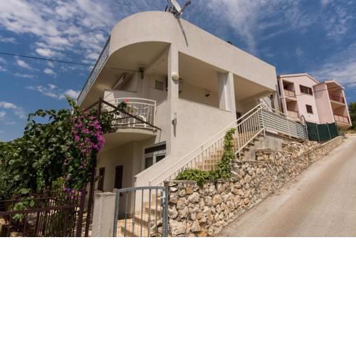 Apartments with a parking space Trogir - 17609