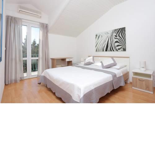 Apartments and rooms with parking space Tucepi, Makarska - 16914