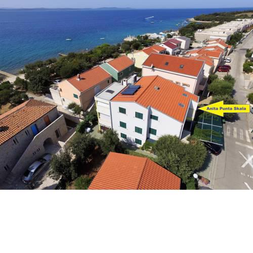Apartments Anita Punta Skala