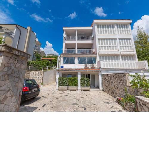 Apartments AZZARO