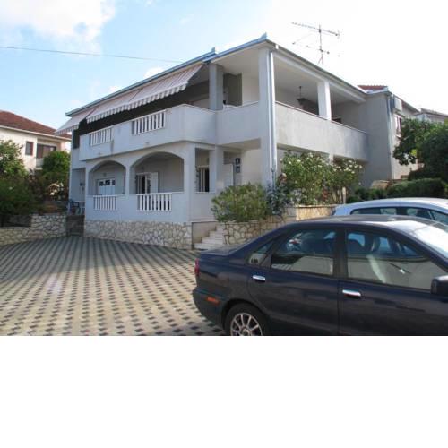 Apartments Bareta
