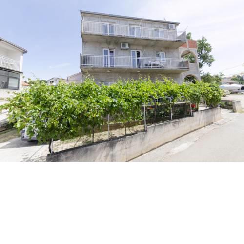 Apartments Biserka