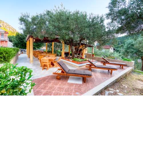 Apartments Bjelis
