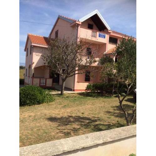 Cozy apartment with a yard and balcony near the beach - Apartments Boskovica