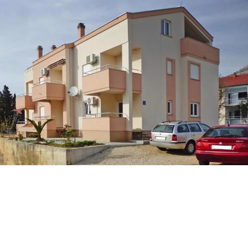Apartments Branka Starigrad - CDN051015-CYC