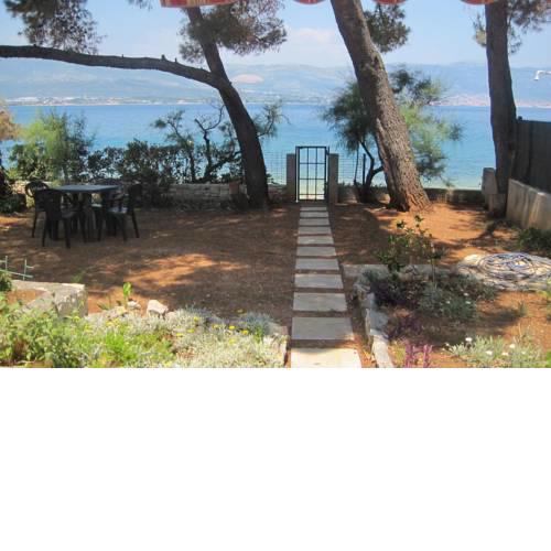 Apartments by the sea Arbanija, Ciovo - 1124