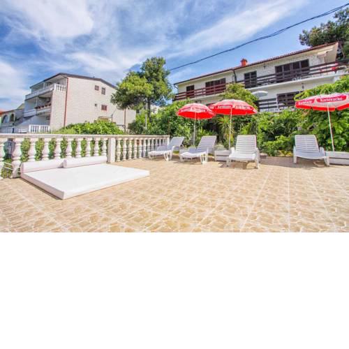 Apartments by the sea Arbanija, Ciovo - 16117