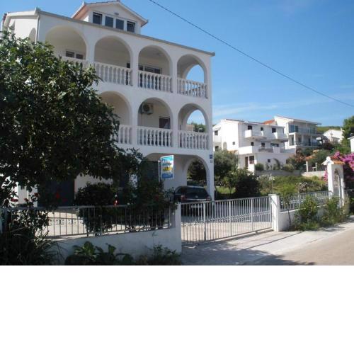 Apartments by the sea Arbanija, Ciovo - 19527