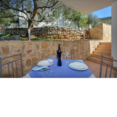 Apartments by the sea Cove Pokrivenik, Hvar - 5231