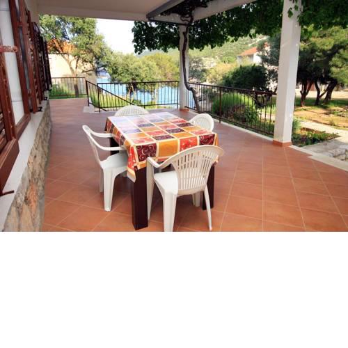 Apartments by the sea Cove Zarace (Gdinj) (Hvar) - 2066