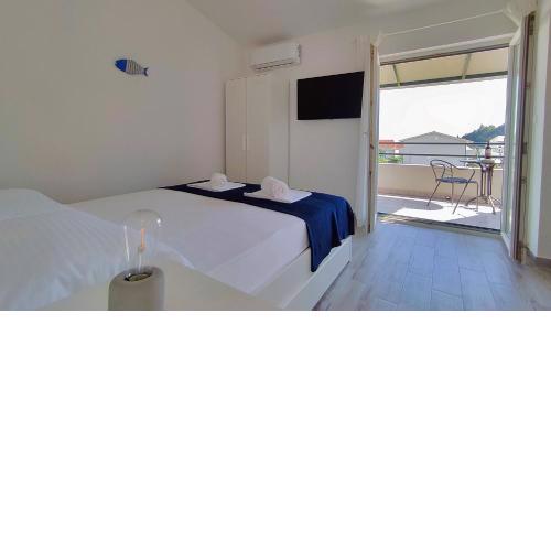 Apartments by the sea Drvenik Donja vala, Makarska - 2728