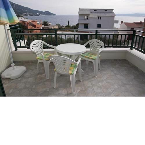 Apartments by the sea Igrane, Makarska - 17292