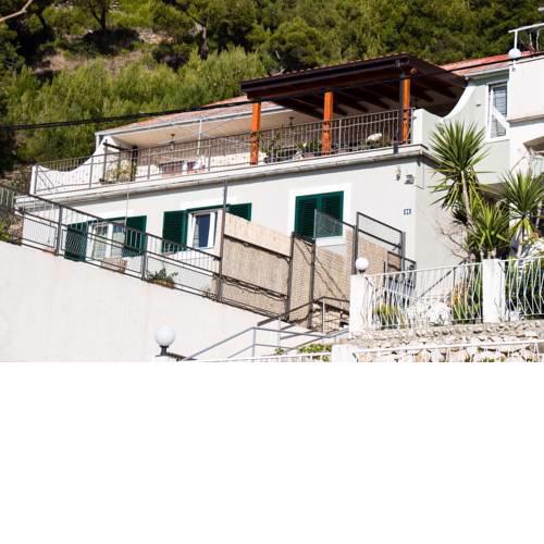 Apartments by the sea Krilo Jesenice, Omis - 14459