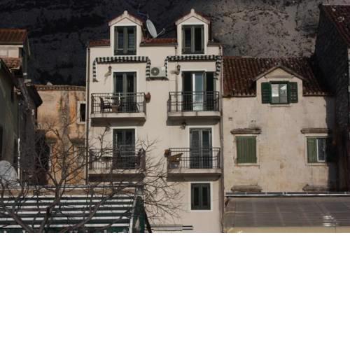 Apartments by the sea Makarska - 11224