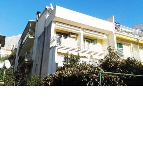 Apartments by the sea Makarska - 13222