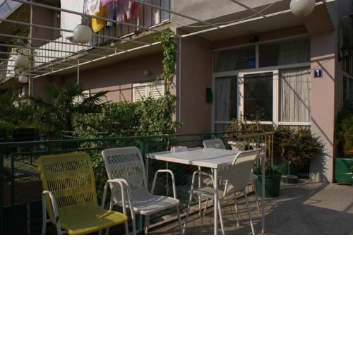 Apartments by the sea Makarska - 2630