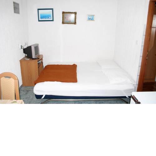 Apartments by the sea Mandre, Pag - 4084