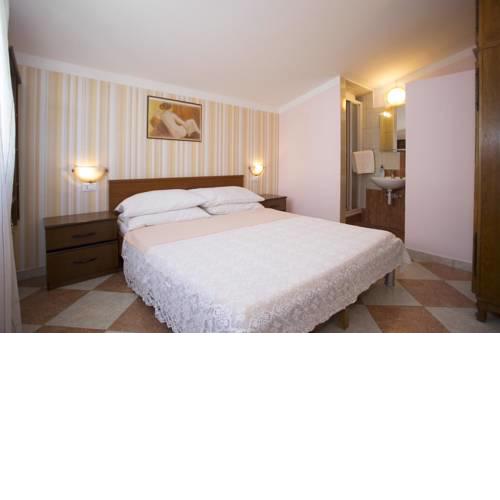 Apartments by the sea Mavarstica, Ciovo - 12696