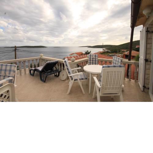 Apartments by the sea Milna, Vis - 8917