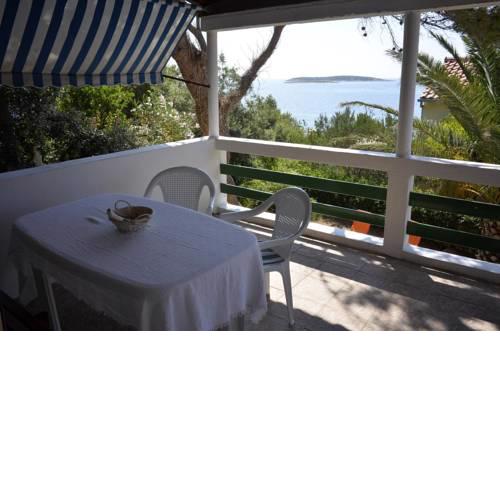 Apartments by the sea Milna, Vis - 8942