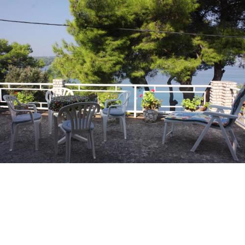 Apartments by the sea Necujam, Solta - 5186