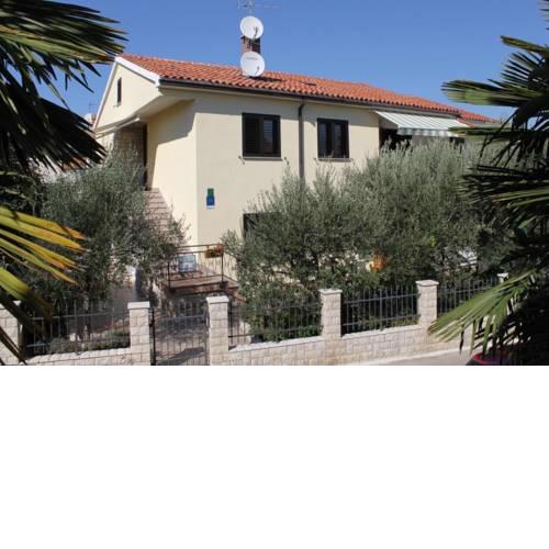 Apartments by the sea Novigrad - 6979