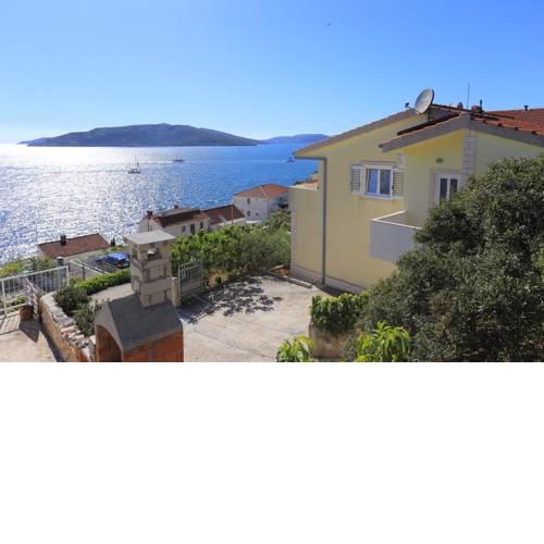 Apartments by the sea Okrug Donji, Ciovo - 17232