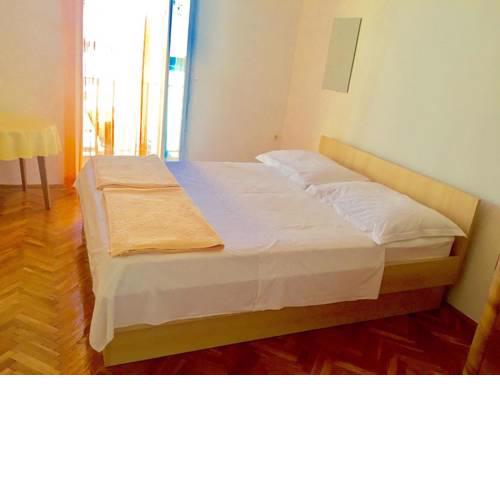Apartments by the sea Podgora, Makarska - 11888