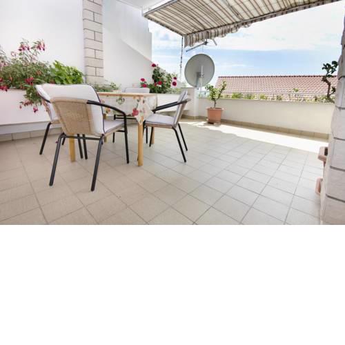 Apartments by the sea Podgora, Makarska - 2714