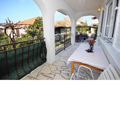 Apartments by the sea Rogoznica - 10002