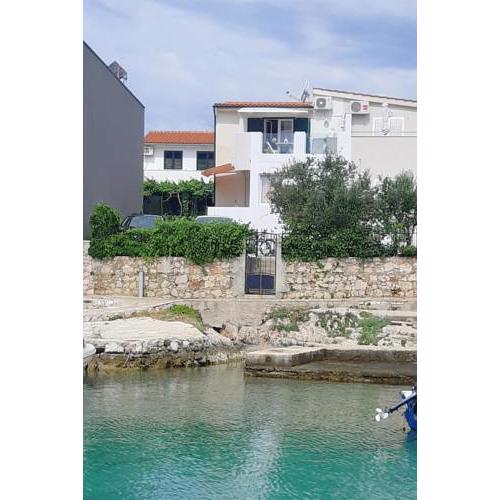Apartments by the sea Rogoznica - 15937