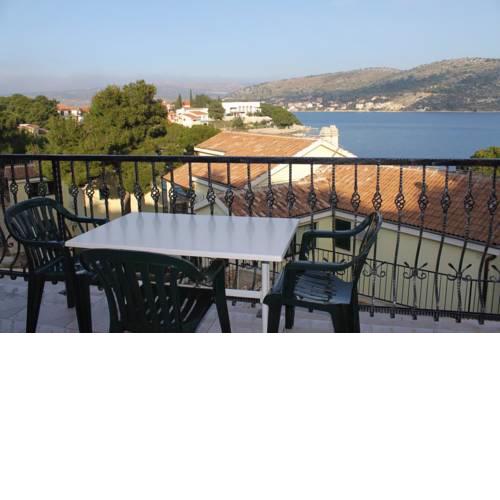 Apartments by the sea Rogoznica - 3200