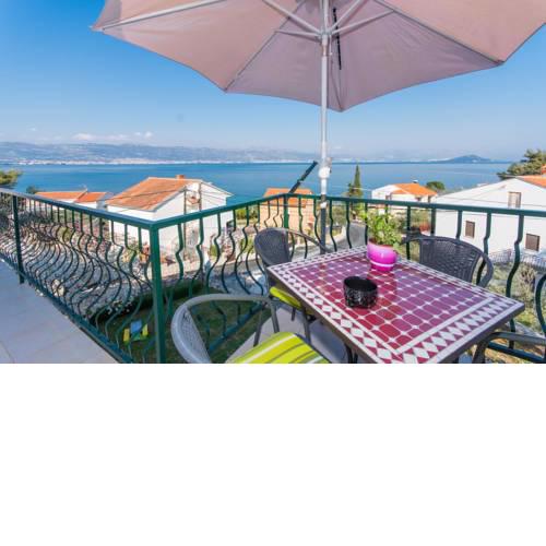 Apartments by the sea Slatine, Ciovo - 1126