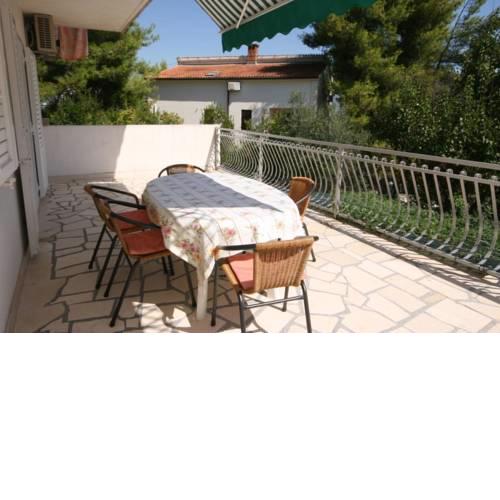 Apartments by the sea Slatine, Ciovo - 6888