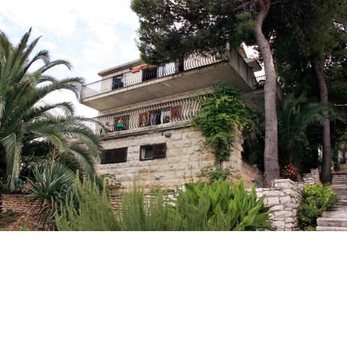 Apartments by the sea Splitska, Brac - 5669