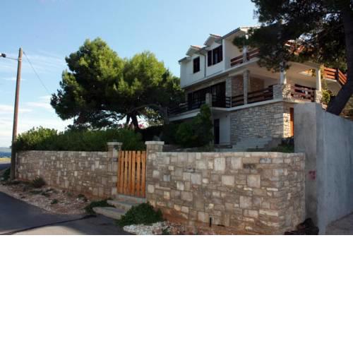 Apartments by the sea Stomorska, Solta - 5190