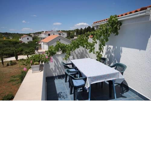 Apartments by the sea Sucuraj, Hvar - 3589