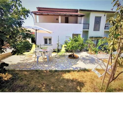Apartments by the sea Tisno, Murter - 18205