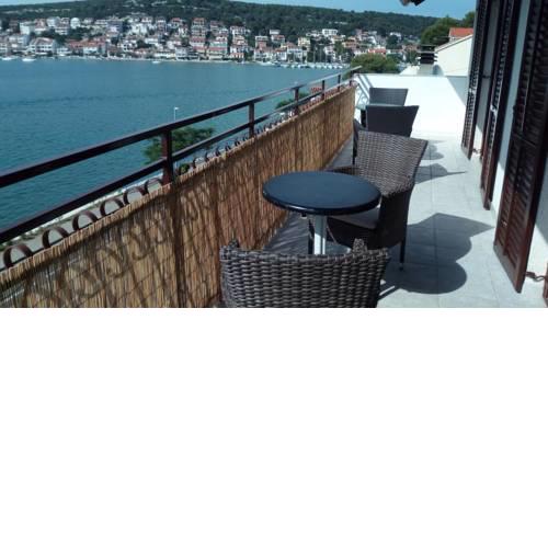 Apartments by the sea Tisno, Murter - 810