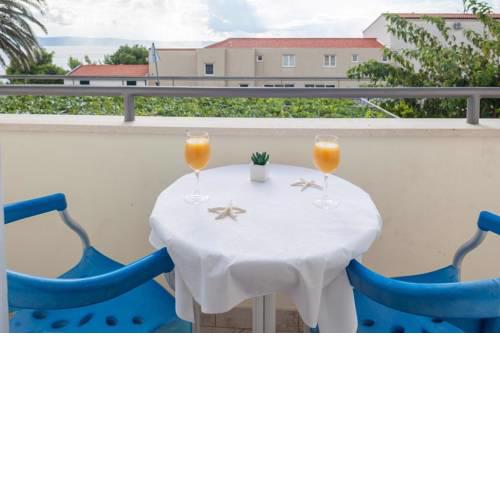 Apartments by the sea Tucepi, Makarska - 2677