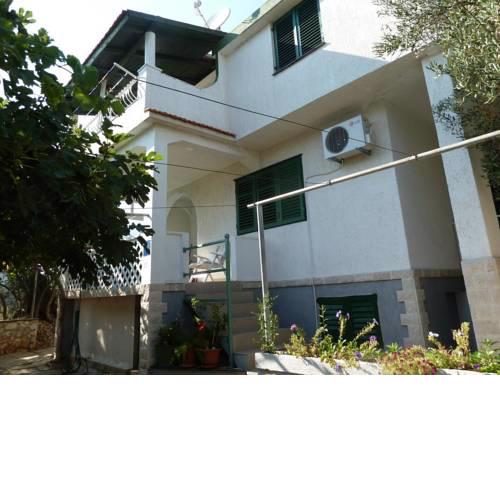 Apartments by the sea Vinisce, Trogir - 13648