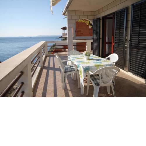 Apartments by the sea Zavalatica, Korcula - 9315