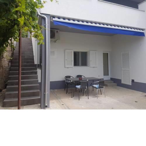 Apartments by the sea Zavode, Omis - 1021