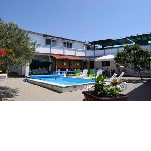 Apartments Den