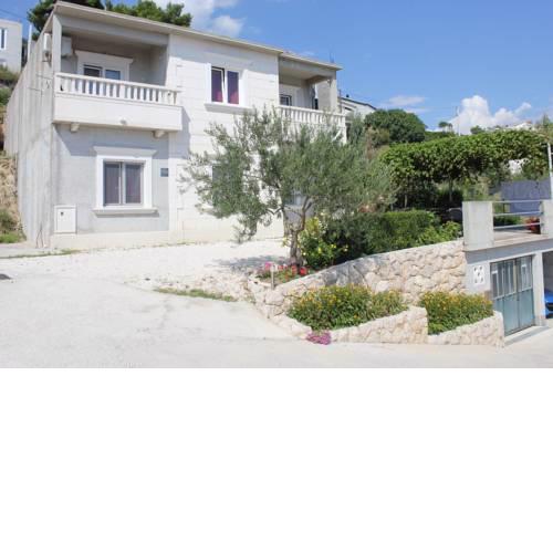 Apartments Dinko